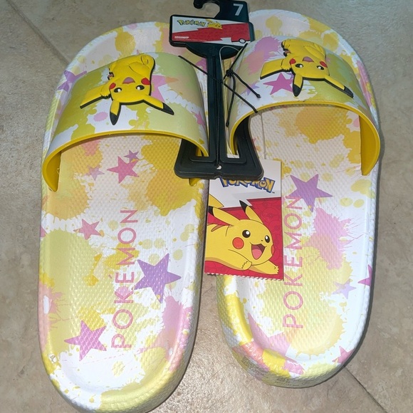 Pokémon Women’s Slides Size 7 NWT - Picture 2 of 6